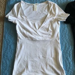 2 Maternity or breastfeeding t-shirt